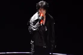 #刘宇宁 这首《走马》唤醒了多少人18年的记忆？#抖音美好跨年季 #抖音美好惊喜夜 #重生之我在惊喜夜当评委 #直拍