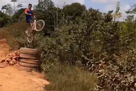 思念如马 自别离 不断奔跑 未停蹄.视频封面