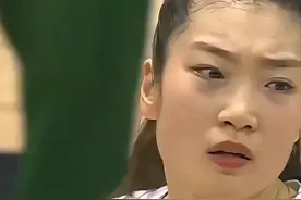 王思雨再现神奇抢断，对面加练都看懵了！ #中国女篮 #抖音篮球季 #dou来为中国篮球加油