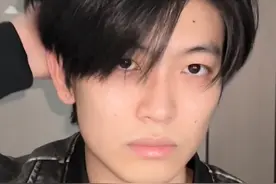 一个视频告诉你如何使用定型喷雾 #发型 #定型