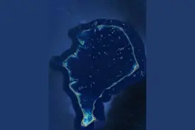 整个国家只有一条马路，两辆公交车以及七辆出租车。从地图上看，整体像是一个圈。这就是位于中太平洋南部的岛国图瓦卢！#地图看世界 #你不知道的冷知识 #图瓦卢 #地图科普 #内容启发搜索视频封面