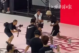 NBA灰熊队球星莫兰特抵达中国，开启个人首次中国行，将先后前往深圳 广州 西安#篮球 #NBA#莫兰特