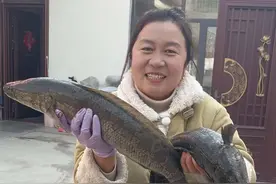 妯娌送来两条大黑鱼，让我做给妈妈吃，想的是真周到 #家常炖黑鱼汤的做法 #农村生活 #妯娌关系 #婆媳视频封面