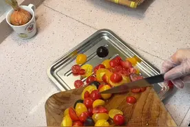 值得一试减脂人的早餐又多了一个不错的选择👍油浸番茄#减脂人的一日三餐 #油浸番茄 #一人食 #简餐 #吃不胖的美味视频封面