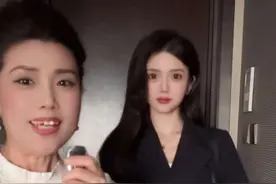 我带着李兰妈妈回来了！现在还有那味吗？哈哈哈哈#唱歌 #嘿李兰妈妈 #lilmama #李兰妈妈