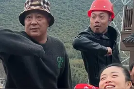 四哥带你飞！ 《踹》 该吃吃,该喝喝，四哥带你飞！ 《踹》 #赵四踹 #赵四炸雷视频封面