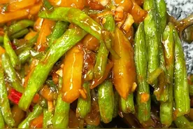 下饭菜的经典，土豆烧豆角！ #美食教程 #豆角烧土豆 #土豆烧豆角 #下饭菜视频封面