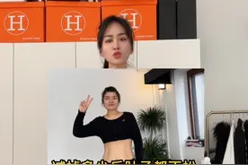 减掉多少斤肚子都不松弛，把下垂的小腹赘皮收缩紧致，练出侧腰减掉妈妈臀、矫正骨盆前倾都是练这一个动作，这种单腿#卷腹 任何人都轻松可以做到#瘦肚子 #瘦肚子瘦腰 #减脂塑形 #居家锻炼