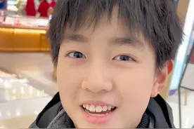 12岁全款给妈妈拿下一枚金戒指！#郭赫轩#买黄金#压岁钱的正确打开方式视频封面