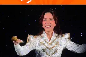 被解解的无人机逆应援狠狠拿捏了 #邓紫棋新的心跳宠上天了#邓紫棋演唱会无人机流星雨视频封面