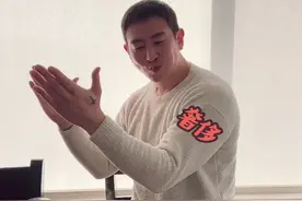 韩国霸道总裁的家庭烤肉大餐 看的出来吃美了😂#韩国 #韩国霸道总裁 #美食 #搞笑 #万物皆可种草搜视频封面