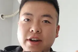 订婚的日子越来越近，工地小伙请假陪女友去买五金视频封面