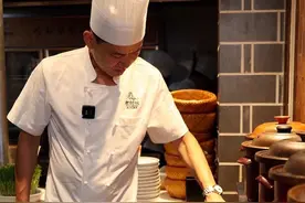 老武汉人应该对这家馆子不陌生吧 #好好吃饭大赛 我们以前家里有个啥聚餐，基本上都是选择这里#童年白月光美食回来了 #武汉美食 #本地人推荐的西安美食攻略 #湖北菜视频封面