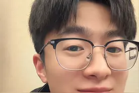 低级的欲望 放纵即可获得 而高级的欲望 需要克制才能达到 #人间清醒 #情感共鸣 #仔仔哲学视频封面