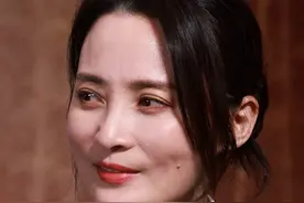 #蒋勤勤 原相机镜头下这49岁状态如何？#无美颜无滤镜最真实的模样 #电影小小的我视频封面