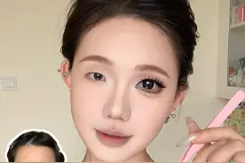 一条视频教会你贴假睫毛 #新手化妆教程 #假睫毛贴法 #肿眼泡 #美妆模范生 #妆教