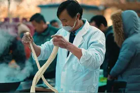 一碗拉面，温暖老人心#山东拉面哥 #山东拉面哥走红一年后#山东拉面哥现状 #山东拉面哥程运付视频封面