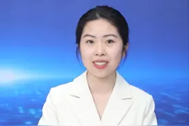 封面新闻记者生吃活“蟑螂”火出圈，这种“蟑螂”小时候吃奶粉、长大后吃营养餐，可入药，用于治疗口腔溃疡、烧伤等