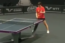 #陈幸同 比赛中捂胸口深呼吸。#WTT 美国大满贯女单1/16决赛中，因天气热、场馆闷，陈幸同出现身体不舒服，连续长呼吸。