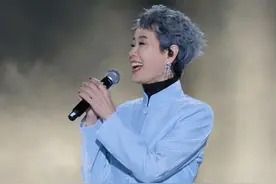 62岁#叶童 再唱#许仙 #自报家门 ，温润端方，风姿卓然，尽显君子清雅风范！#新白娘子传奇30年演唱会 #浪姐6