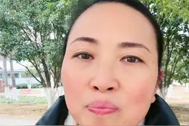 言传身教是最好的传承……… 老吾老及人之老幼吾幼及人之幼， 家庭教育也是传承，一个好的言传身教，也起到了前传后教…#情感 #生活感悟 #夫妻 #传递家庭正能量视频封面