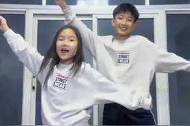 是这个吧#jennie进行曲视频封面
