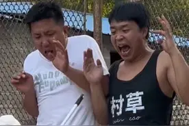 新买个赶猪棒送给弟妹，家里立马鸡飞狗跳！真是太热闹了 #搞笑视频 #超级搞笑 #看完不笑算我输 #创作者扶持计划