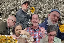 荷兰生蚝泛滥！中国儿媳携德国公公跨国救援！蒜香轰炸德法美食圈视频封面