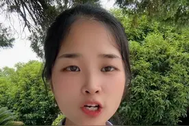 这份不依赖、不矫情、脚踏实地的真实，显得那么的珍贵！#万万没想到 #高考完独自挑着扁担的女孩#2025高考 #高考结束视频封面