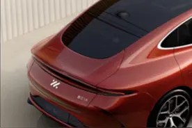 别看绿化带战神，看看全新智己L6！ #全新智己L6正式上市 #全新智己L6正当红 #全新智己L6