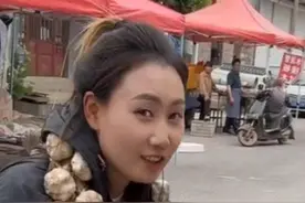 让85岁爷爷开心一下，这老爷子也挺逗的#时代小哥 #农村生活视频封面