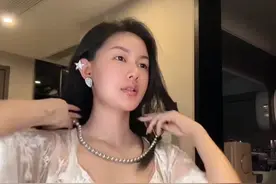 不完美才完美！ 我长的很一般 但我很喜欢我自己！ 我素颜不好看 我爱原本的我自己！  #爱自己 #我不完美但我真实 #拒绝容貌焦虑  #隆鼻视频封面