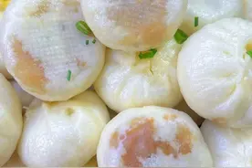不揉面不擀皮，教你在家简单2步做，早餐店人人必点的酱肉小笼包， 蓬松柔软，个个透皮流油#小笼包 #妈呀太香了 #面食分享 #酱肉小笼包