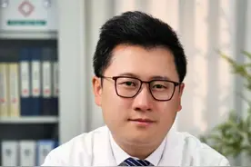 总是觉得胃里烧得慌，往上反酸水，小心得了这个病！#抖出健康知识宝藏 #烧心 #反酸 #胃食管反流 #反流