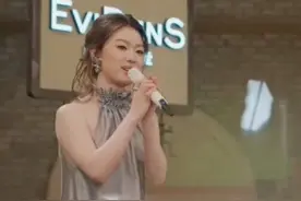 #单依纯 单依纯直播唱《想你时风起》好好听@单依纯视频封面