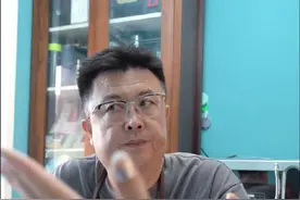 她最在意的居然是…… #搞笑段子推荐 #尴尬的瞬间搞笑视频 #爆笑剧情类短视频 #喜剧短视频