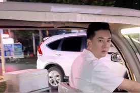 37岁三胎孕妇半夜饿了偷吃夜宵，怀孕5个月体重涨10斤，放弃 身材管理，扬言体重到生保持120斤要打脸！#路哥路嫂 #孕妇日常 #高龄孕妇 #夜宵烧烤 #身材管理