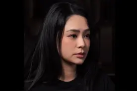 电影《好好说再见》中，钟欣潼饰演一位消瘦的癌症母亲，坦言角色塑造的困难是减肥，办法就是"少吃多运动"