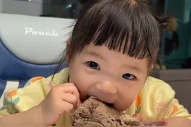 这吃相，不用我说你看看像谁呢！#我有一个非常可爱的宝宝 #小吃货的日常 #春日好食光视频封面