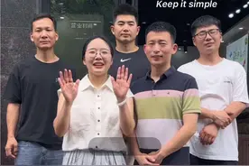 全国巡摆第三站义乌，粉丝姐妹鼎力相助，超哥榴莲爆卖破纪录。 我们从路边摊，到现在杭州开店，全国巡摆，一路走来感慨良多，无数份信任与支持才有的我们无数个榴莲卖出去。无数份善良与帮助才有的我们的越走越远，在无数忙碌与充实的日子里，发自内心的感谢所以的粉丝朋友们。感谢你们的支持与厚爱。正是因为有你们，我们才会这么努力这么拼，就是为了能配的上你们的这一份喜欢，因为有你们，我们才那么勇敢和积极，面对生活中所有的苦与乐。谢谢你们，我们会脚步不停，勇往直前，下一站南通！南通的朋友们，咋们不见不散！#二胎宝妈 #夫妻日常 #榴莲 #全国巡摆 #榴莲爱好者视频封面