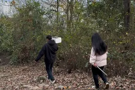 早起送女儿上学，终于不用过苦日子啦，今天老公亲自监督我煮面条，终于不用大盆装啦，下午去种了郁金香，希望不要死给我看#记录日常 #记录真实生活视频封面