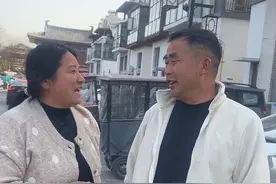老丁带儿子第一次出远门，老罗千叮咛万嘱咐，还是放心不下。#记录农村真实生活视频封面