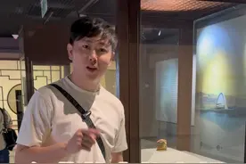 台北故宫的国宝到底有多珍贵 台北故宫的宝贝真是太多了，青铜器，陶瓷，书法字画，都是稀有珍宝，这些文物的背后藏着千年不灭的智慧与信念，文物可能沉默，到中华文明从不失声。#台北故宫博物院 #历史文物 #中华文明视频封面