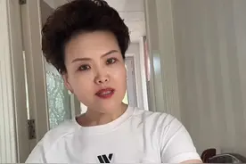 爱看八卦的好奇宝宝看过来啦，抓紧看，没准哪天就被看不见了…