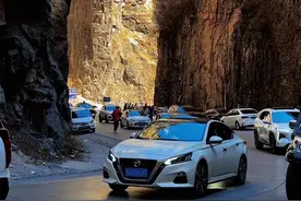 此生必驾南太行大峡谷，也是南太行经典自驾线路之一。导航：山西省陵川县双底村即可到达！#太行山风景 #自驾游 #公路旅行 #黑毛沟大峡谷视频封面