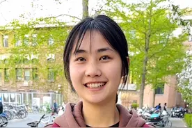 这是什么神仙女孩，明亮又不刺眼，自信懂收敛，温柔又有力量，太美好了。#iphone13#清华大学#街访视频封面