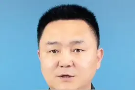 南宁“难宁”！路边停车收费太高，都是垄断惹的祸？#广西慧泊停车收费引热议 #慧泊停车 #路边停车收费 #热点新闻事件 #言者无疆视频封面