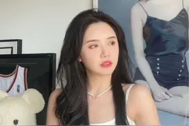 兄弟们 ，快帮我看看牙白这哥们儿是谁 … #你的篮球女孩视频封面