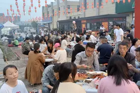 淄博全国唯一一个真正文明的城市🐮 淄博再次惊艳全国视频封面