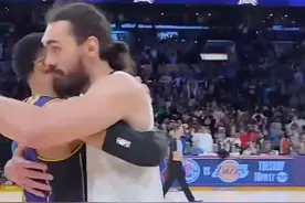 威少赛后和亚当斯拥抱 #威少 #湖人 #nba视频封面